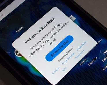 Cellphone with Snap Map on the screen